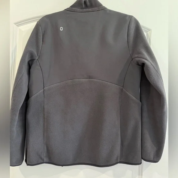 FIGS Women’s On-Shift Fleece Jacket in Deep Charcoal (small) - Picture 2 of 7